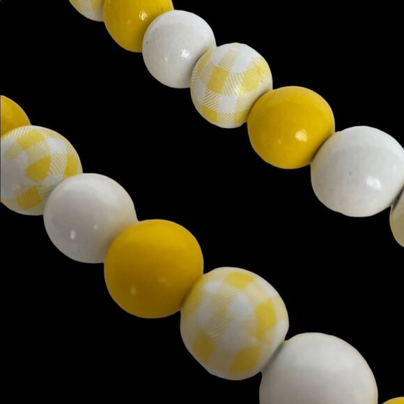 SUNNY WOODEN BEAD GARLAND - Picture 2 of 10